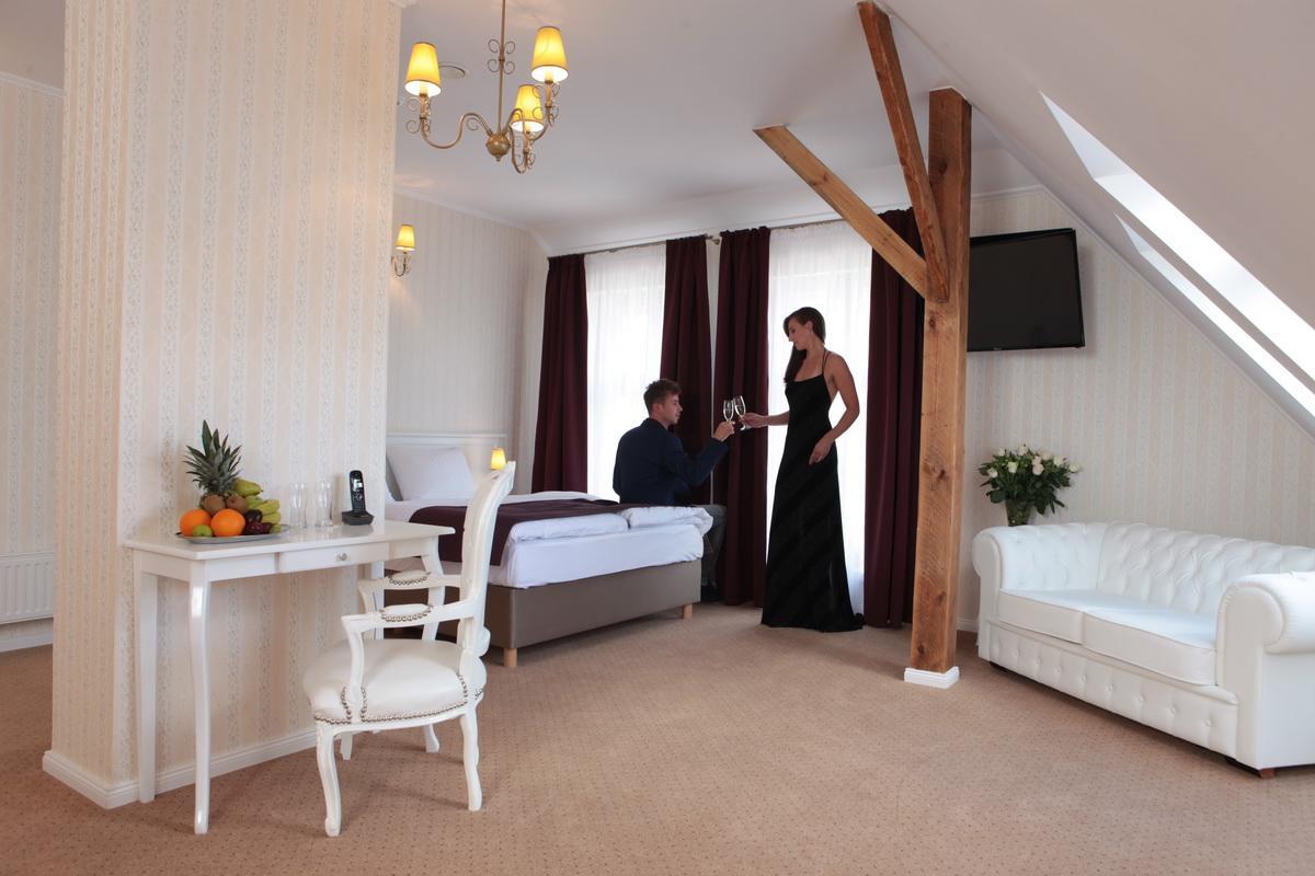 Hotel Court Park Nysa Ngoại thất bức ảnh